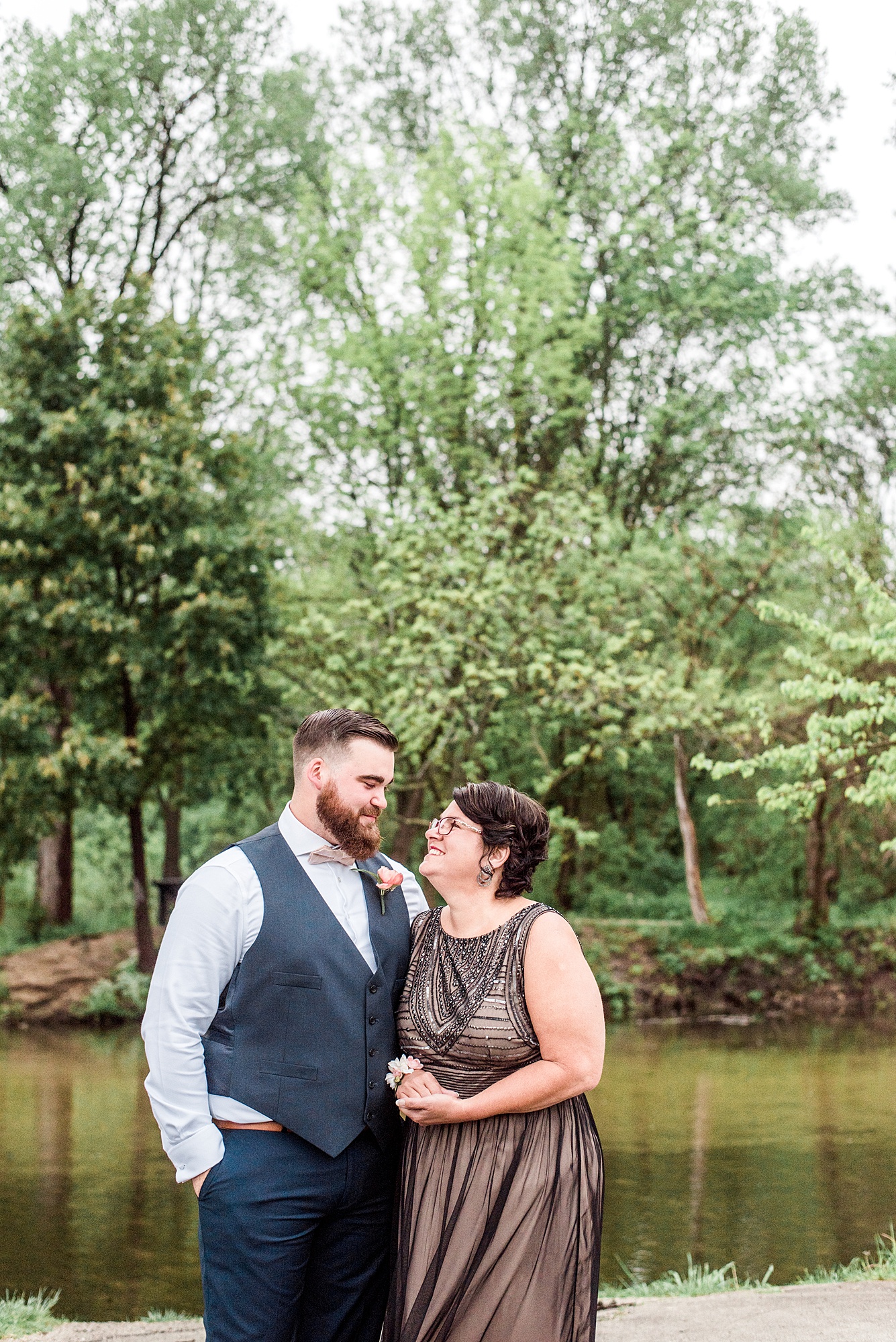 CHICAGO-WEDDING-PHOTOGRAPHER-WEB-DESIGNER-ENGAGEMENT-LISH-MARIE_0255.jpg