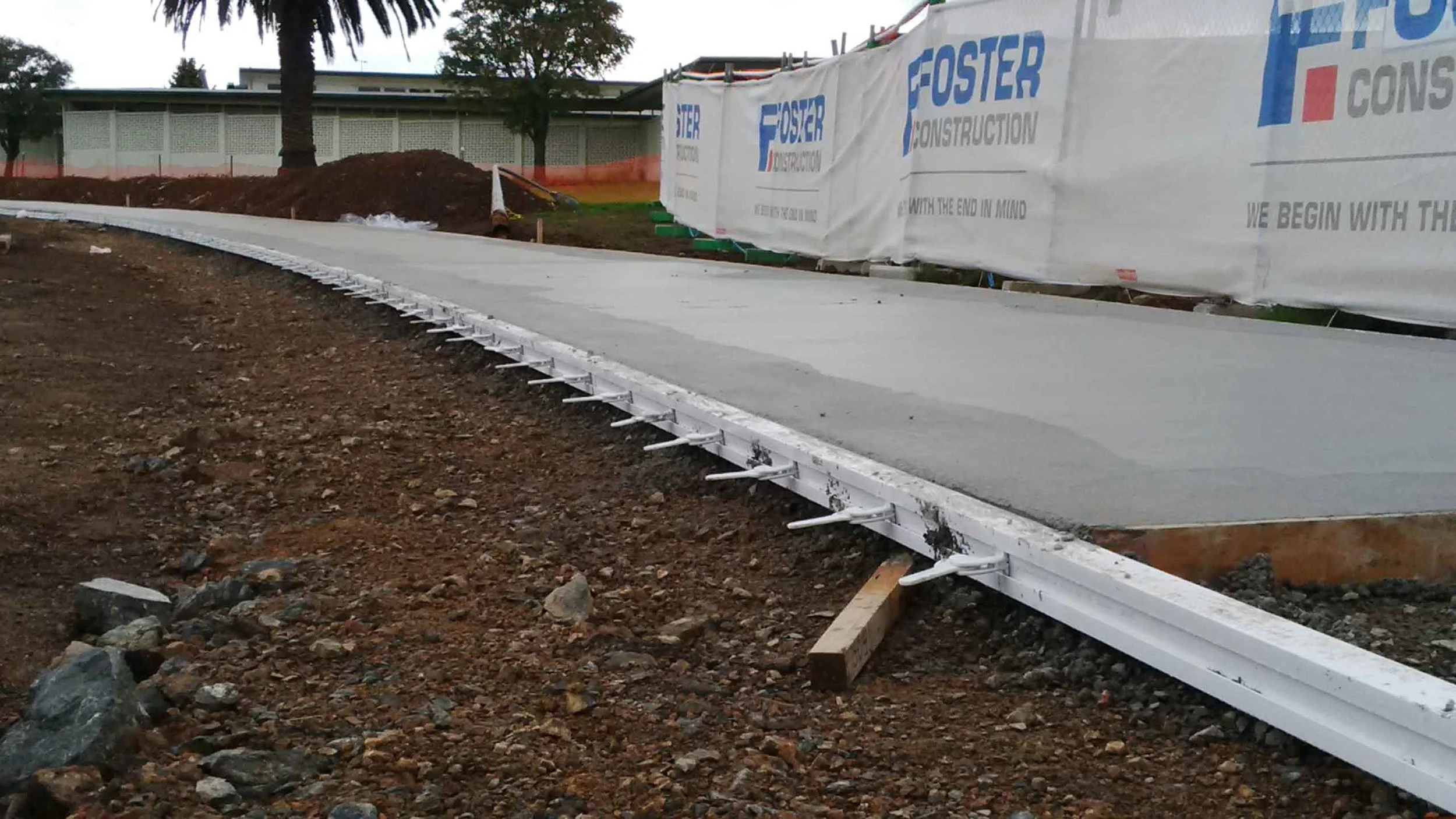 <strong>GASCOTT CONTRACTORS</strong><p>Find out more »</p>