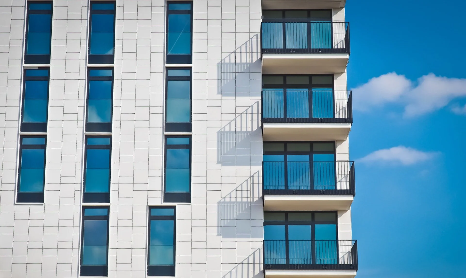 apartment-architecture-balcony-building-259950.jpg
