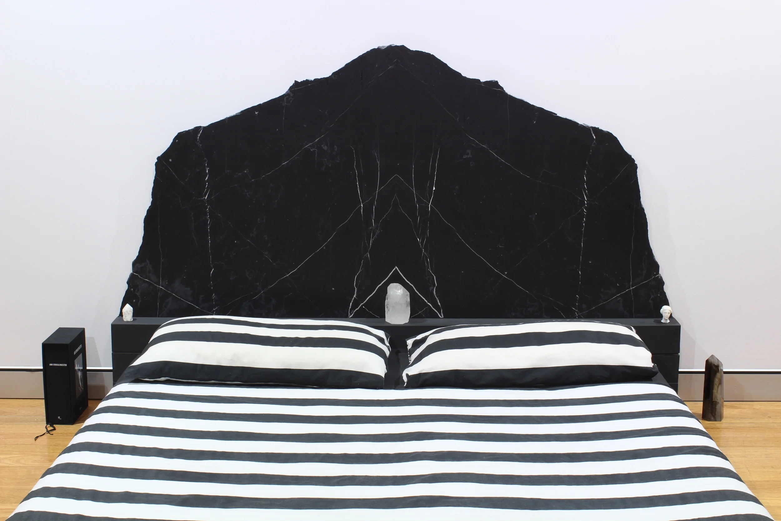 Nero Black Marble Bed Head