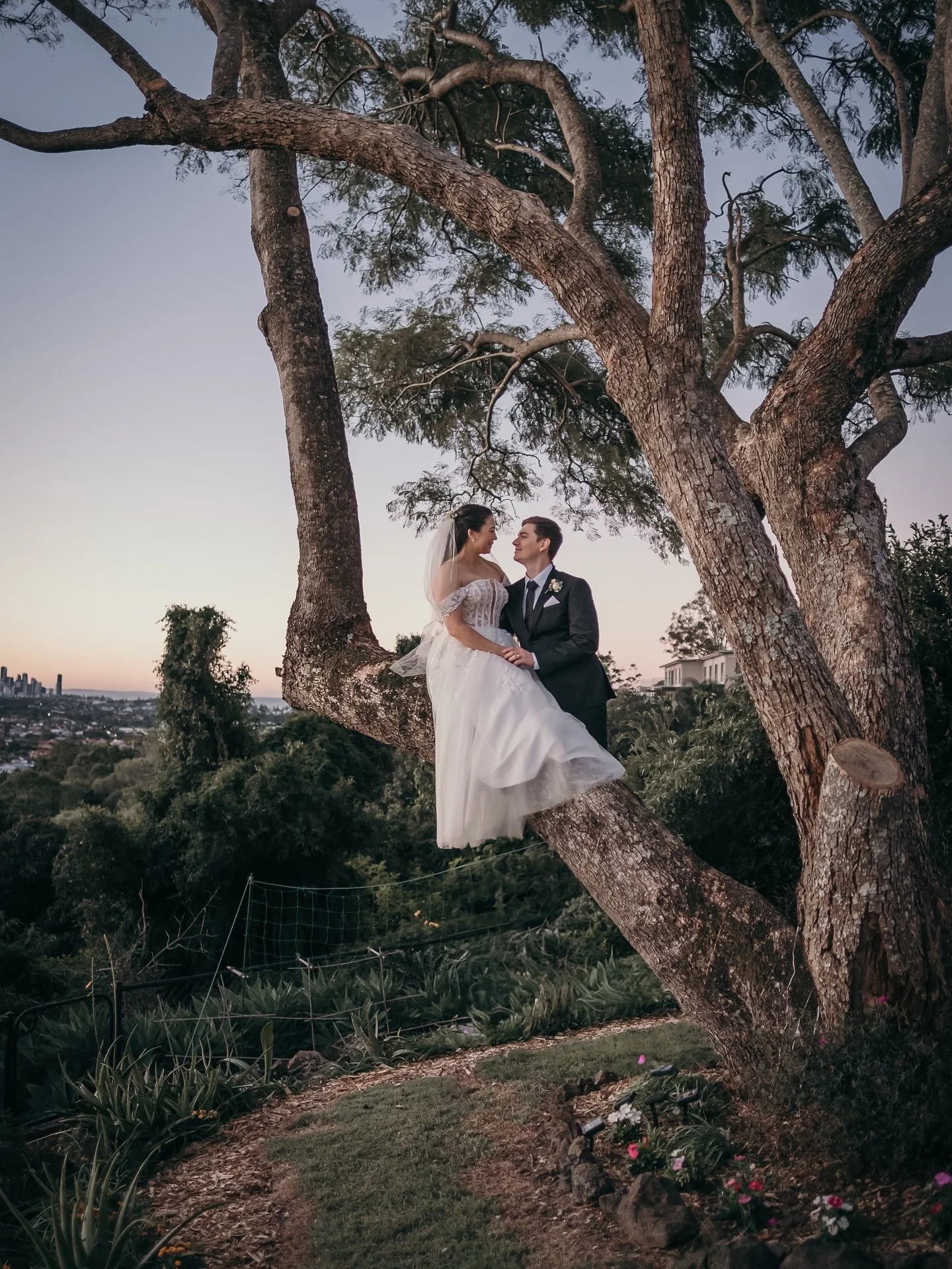 &ldquo;The only thing we ever really want is to be loved by someone, with the same ferocity in which we love.&rdquo;
@j.ironword 📷 @elishawhite.com.au  for @wildheartedandhitched