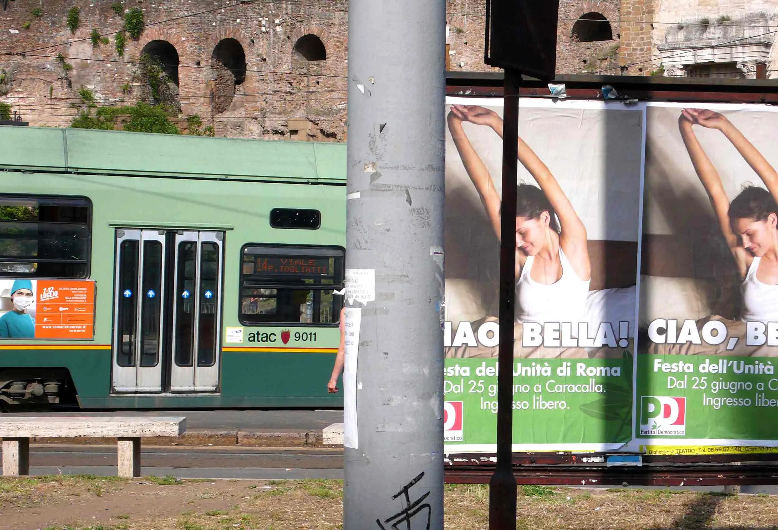 2008 Rome, Bus and Ruins