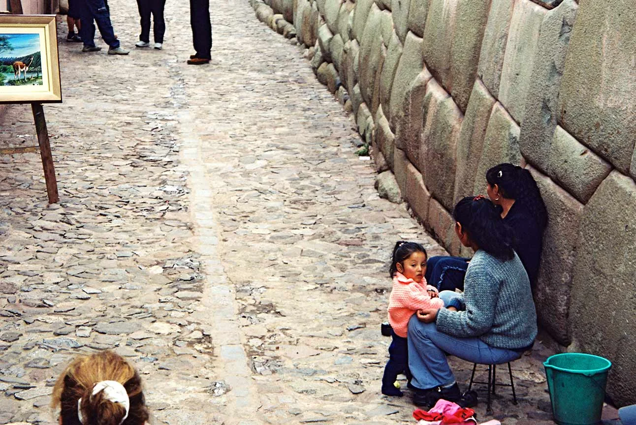 1999 Cusco, Family With a Painting for Tourists