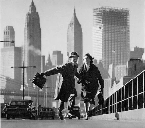 Norman Parkinson Couple Running Over the Brooklyn Bridge 1960
