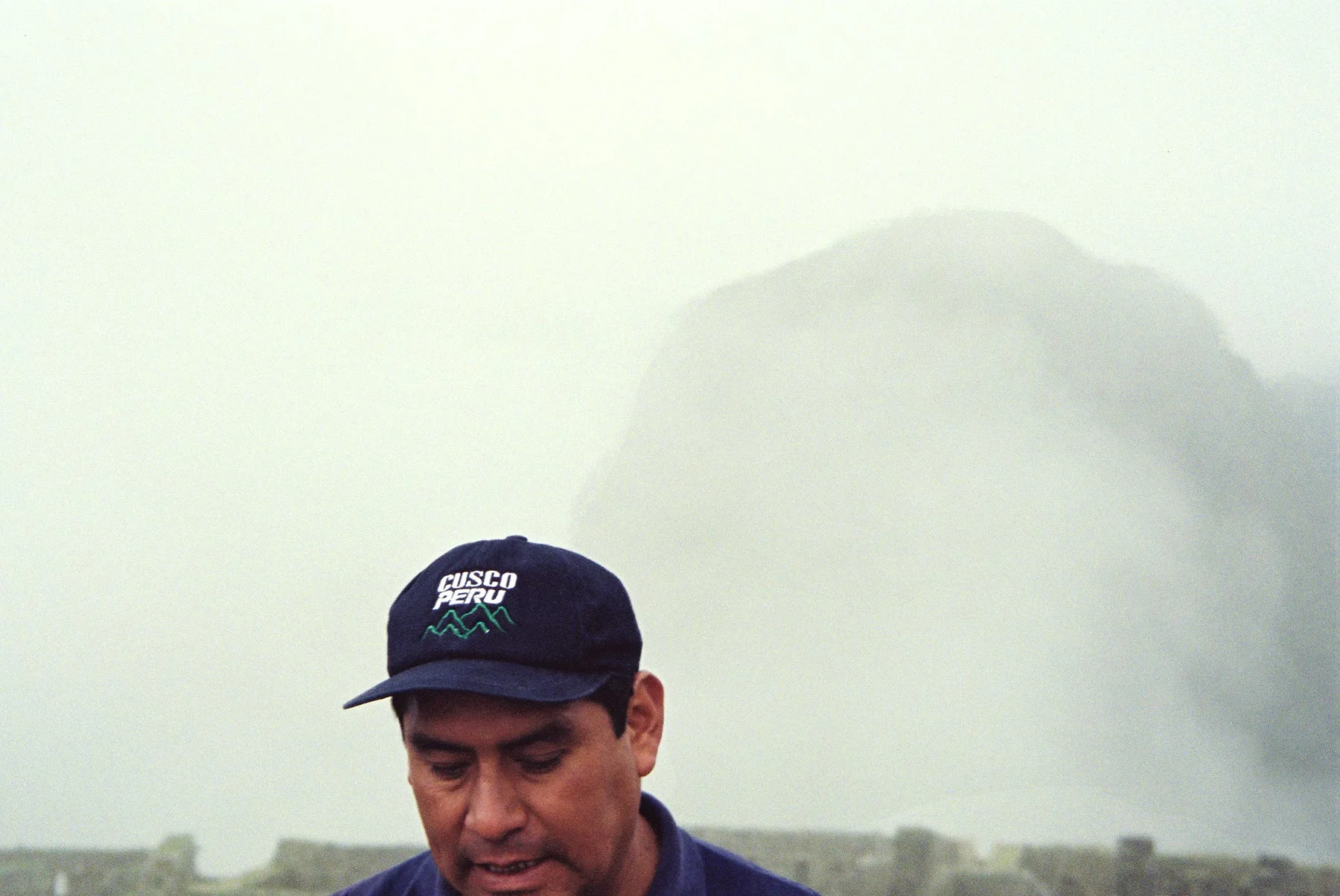 1999 Peru, Machu Pichu, A Tour Guide With Fog