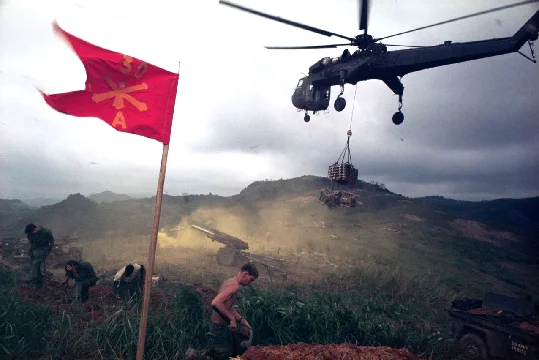 Larry Burrows, Ammunition Airlift, Khe Sahn, Vietnam 1968