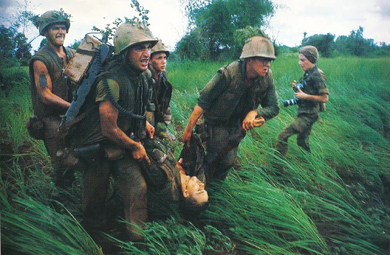 Larry Burrows, Operation Prairie, Evacuation, Vietnam 1966