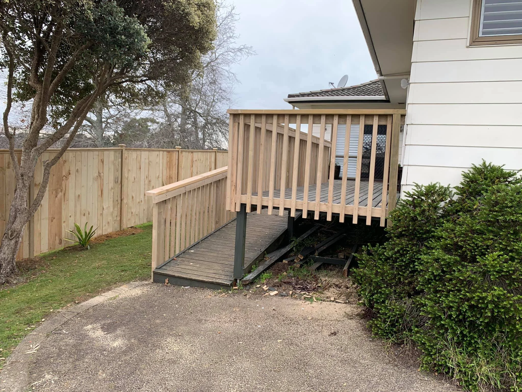 Deck railing and fence.jpg