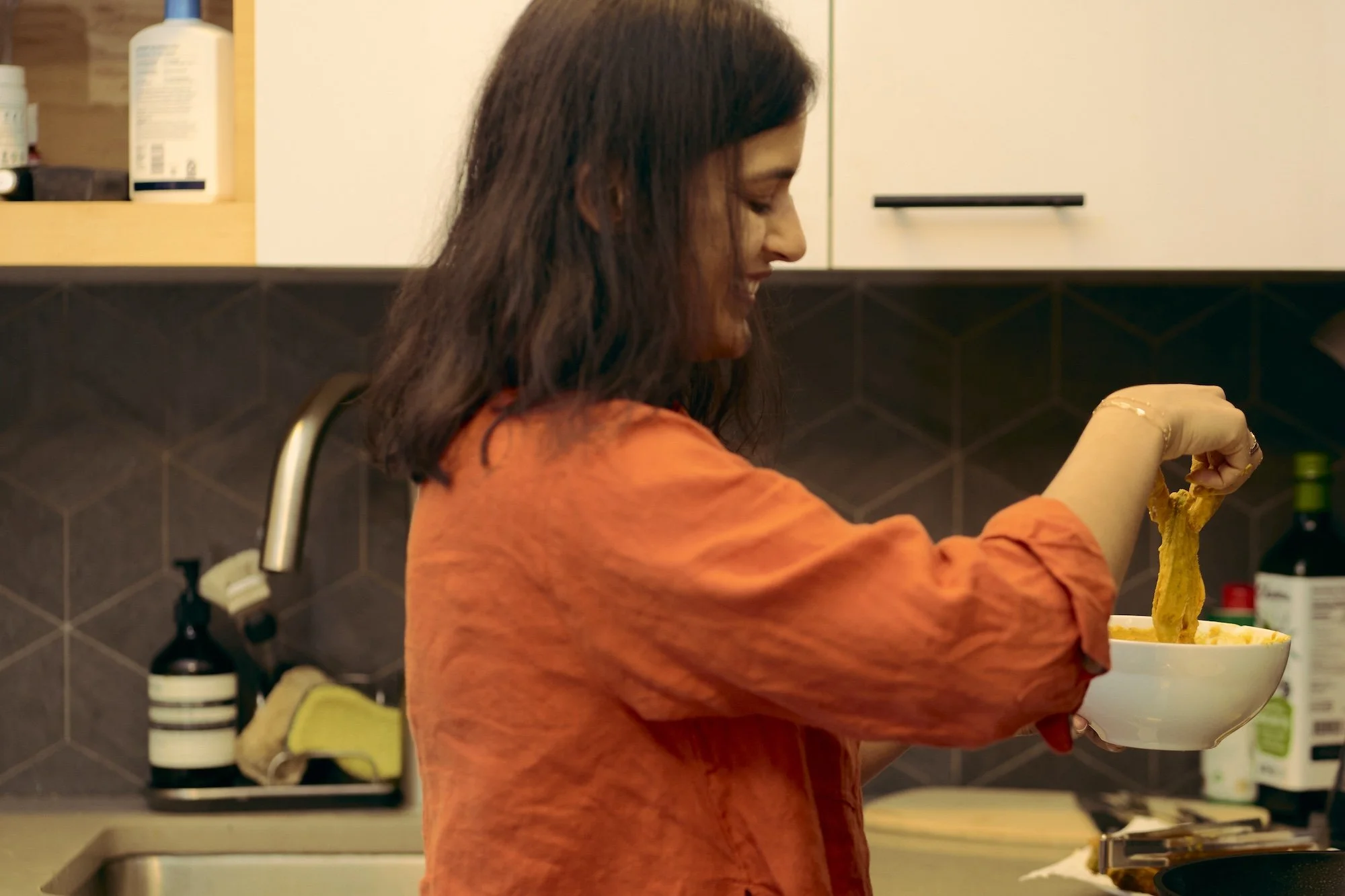 #1000Kitchens: Snigdha Sur's Phooler Bora Anchors a Diaspora Family to Bengal 