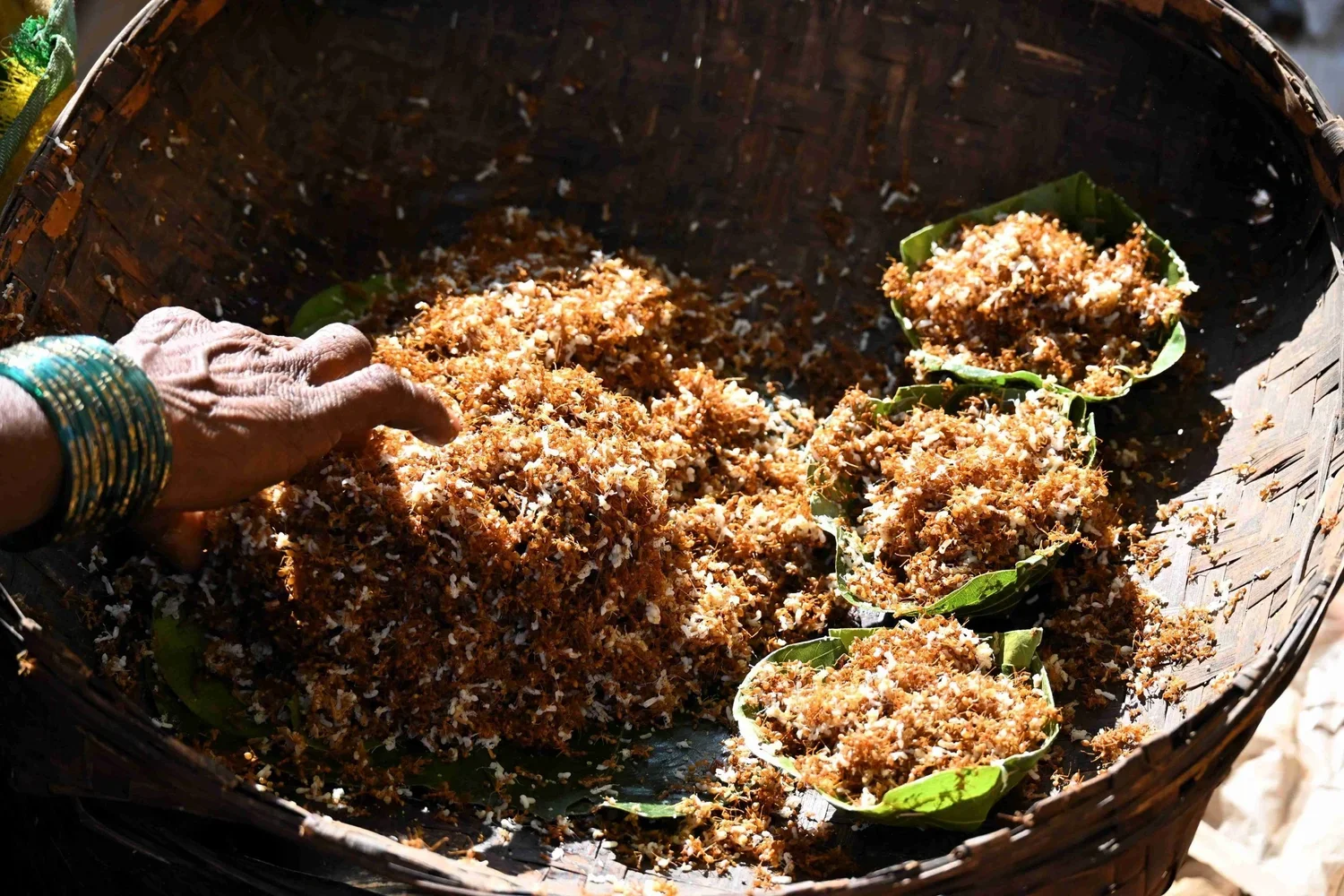 Entomophagy in Bastar: Making Chapda Chutney with Weaver Ants