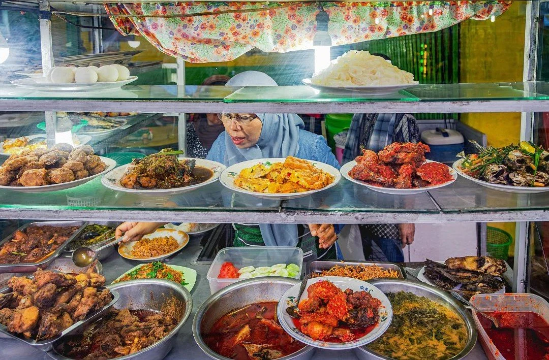 Mamak Stalls: Kuala Lumpur’s 24-Hour Eating Hubs