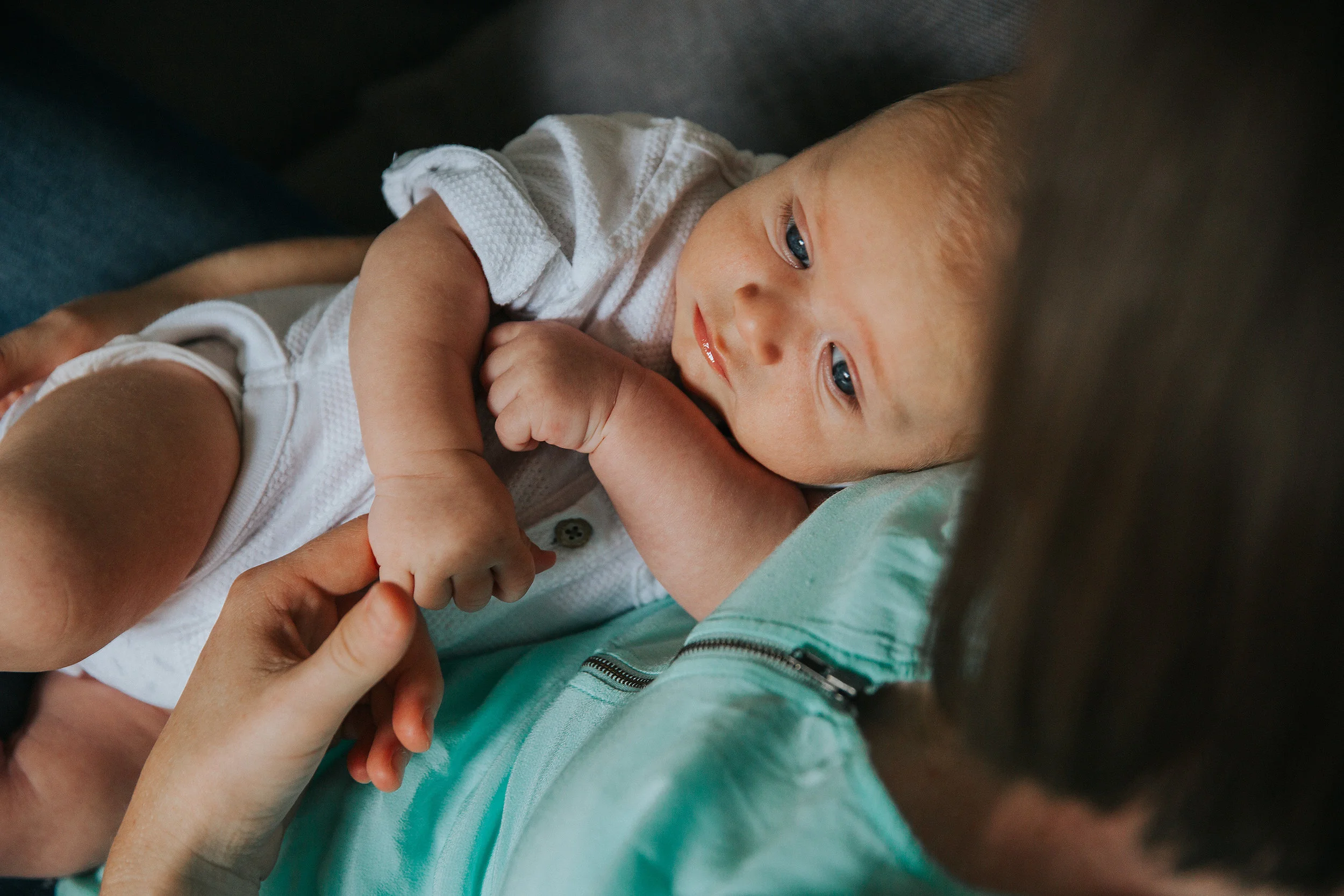 little grip | Hills District newborn photography