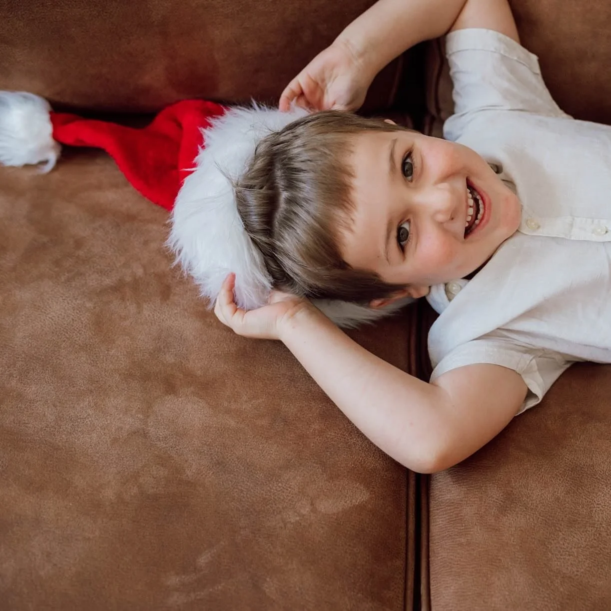 Christmas minis are now open for booking! Link is in my bio so head on over and book your spot before they sell out. There won&rsquo;t be any more dates being released so when they are gone, there gone.
Happy Monday!