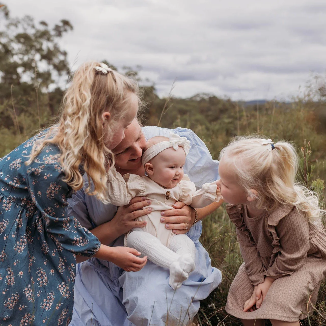 Such a cute little girl tribe 🥰 If you are wanting a session before Christmas make sure you contact me soon, I am almost all booked up.
.
.
#hawkesburyfamilyphotographer #hillsdistrictfamilyphotographer #Sydneyfamilyphotographer #bluemountainsfamily