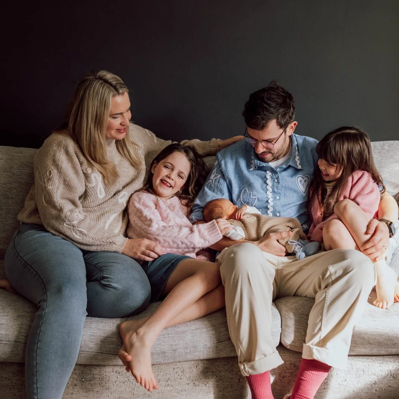 Arms full, hearts full.  Couch snuggles with their fav new little guy😍
.
.
#hawkesburynewbornphotographer #sydneynewbornphotographer #hillsdistrictnewbornphotographer #bluemountainsnewbornphotographer #hillsdistrictmums #lifestylenewborn #relaxednew