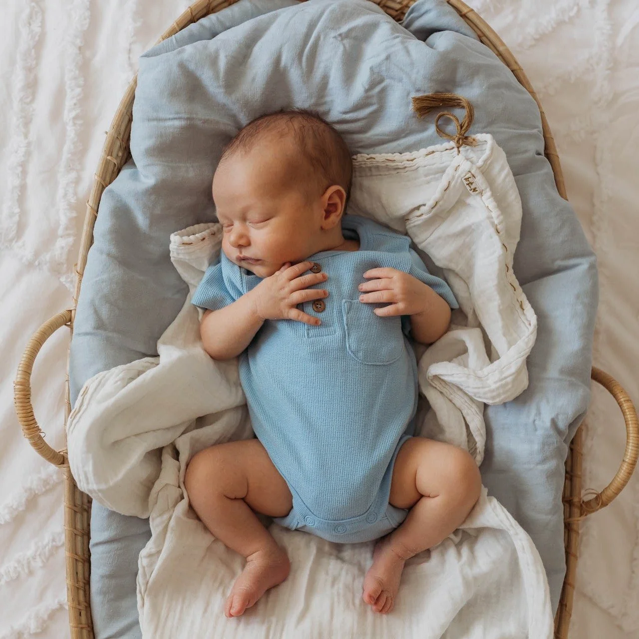 Simple and sweet. I aim to make your newborn session peaceful and relaxed without any fuss to let those loved up newborn vibes to shine through.

#hawkesburyphotographer #hawkesburynewbornphotographer #StorytellingPhotography #UnposedMoments #InHomeS