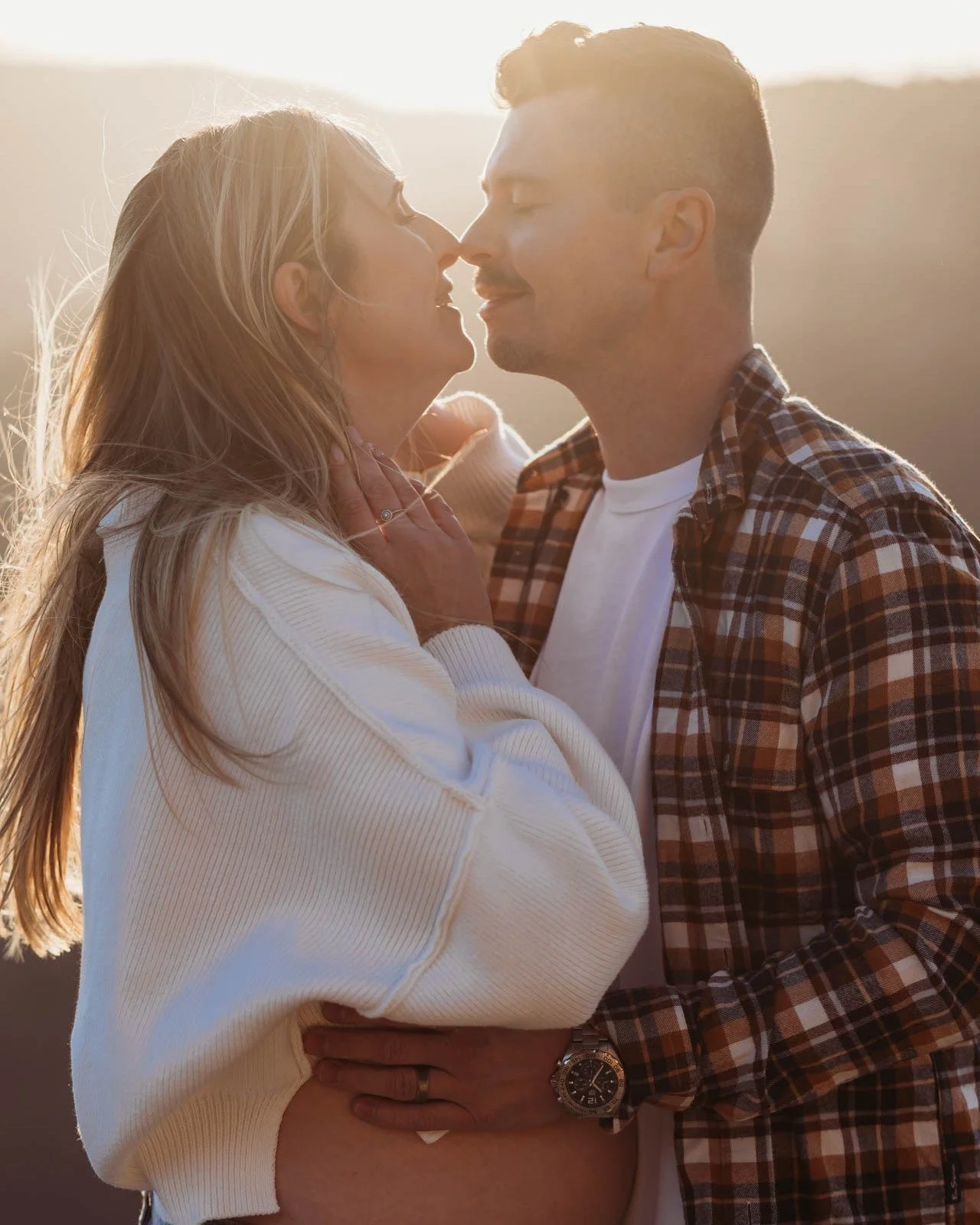 Happiness shinning through bathing them in the most golden light while their baby girl grows steadily inside waiting for the perfect moment to show her face.

#hawkesburyphotographer #hawkesburynewbornphotographer #CandidMoments #hawkesburypregnancyp