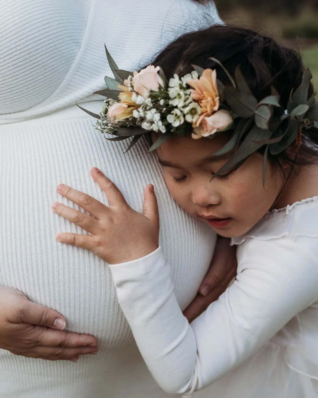 How stunning have our afternoons been lately! Autumn and Winter light is by far the best, also the time of the day is now much more kid friendly! I have a few mid week slots still available for May/June. ~ Hawkesbury Photographer
#hawkesburymaternity