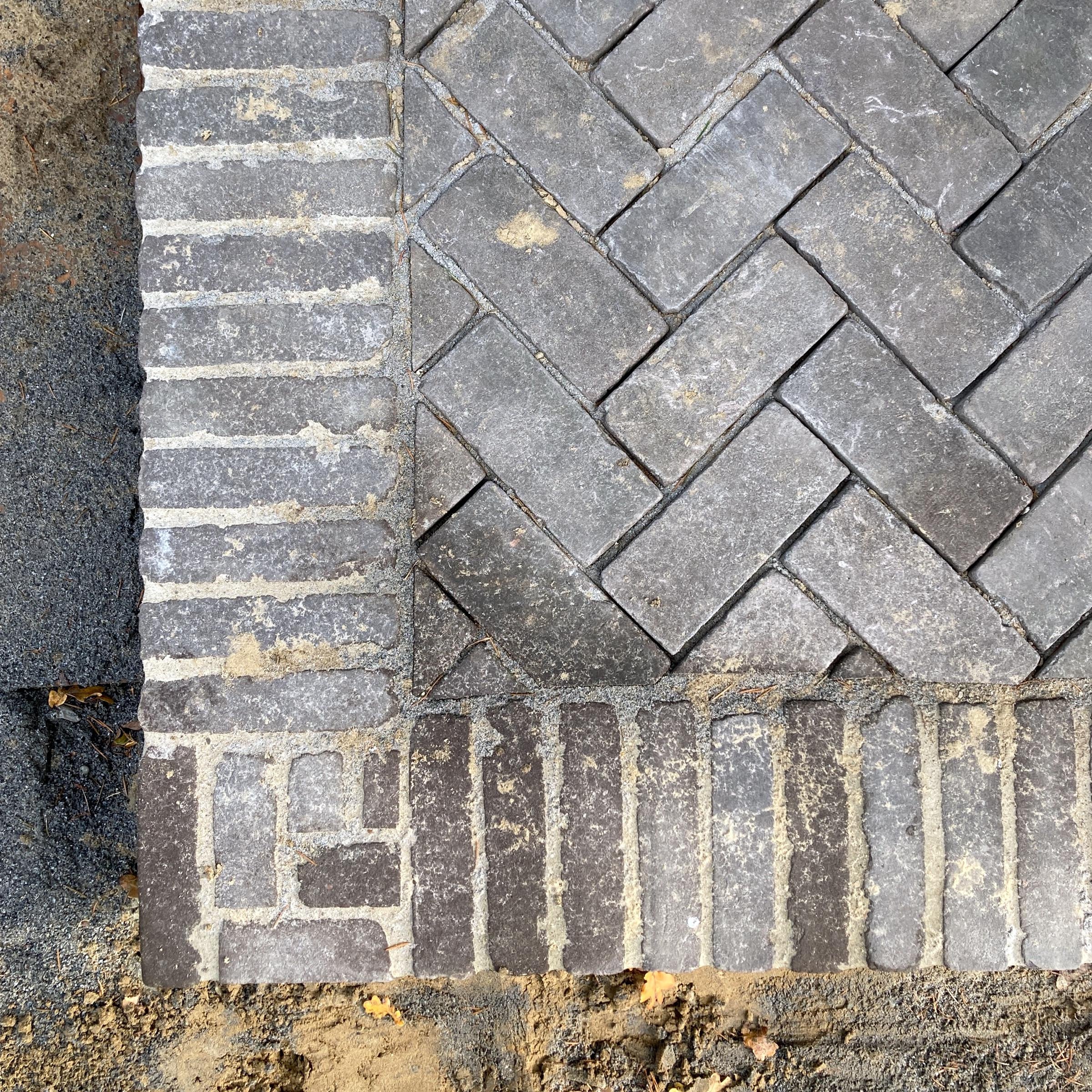 ZUE Baustelle_Detail aussen 04.JPG