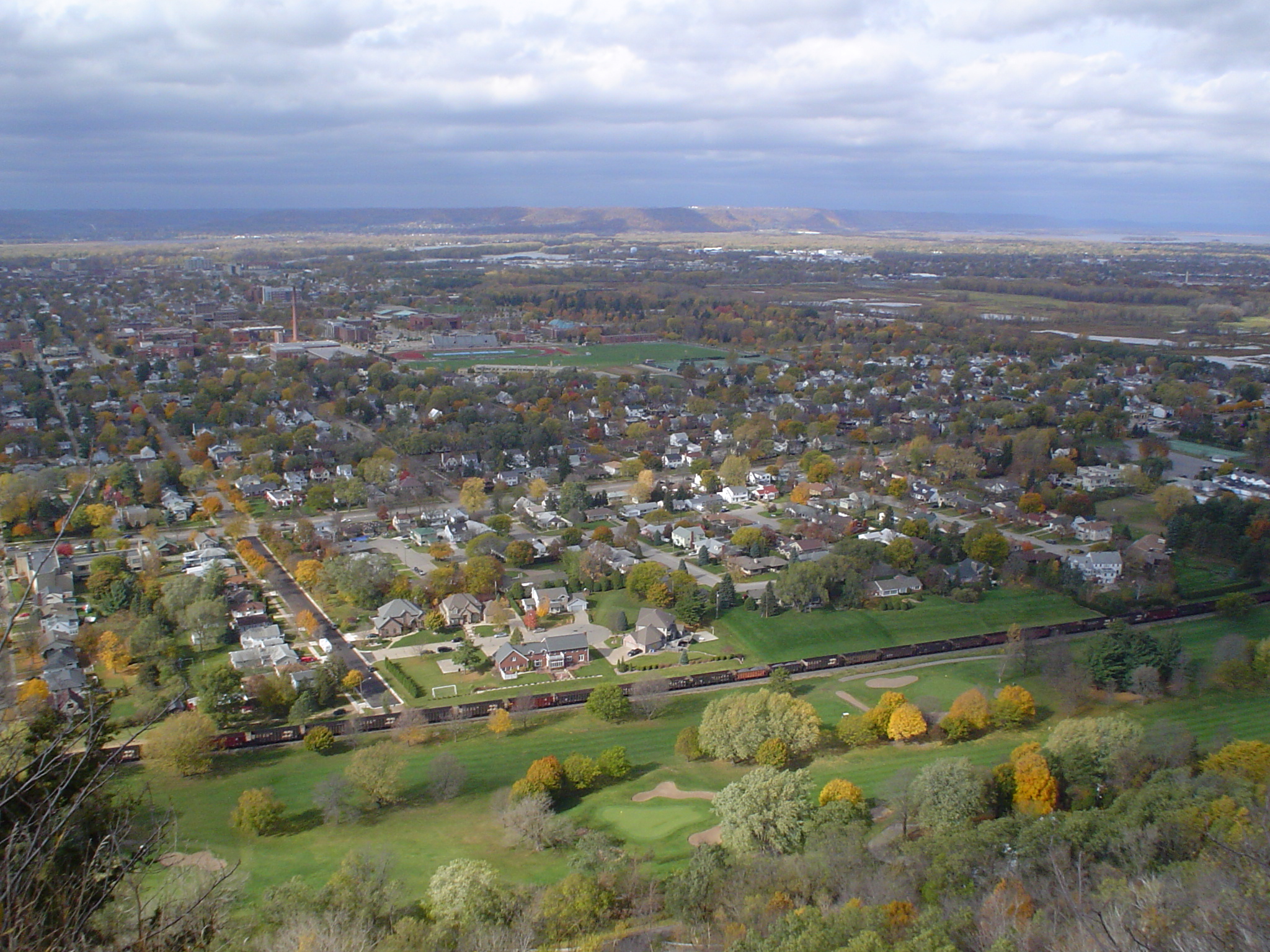 View_from_Grandad_Bluff_in_La_Crosse,_Wisconsin_2.JPG