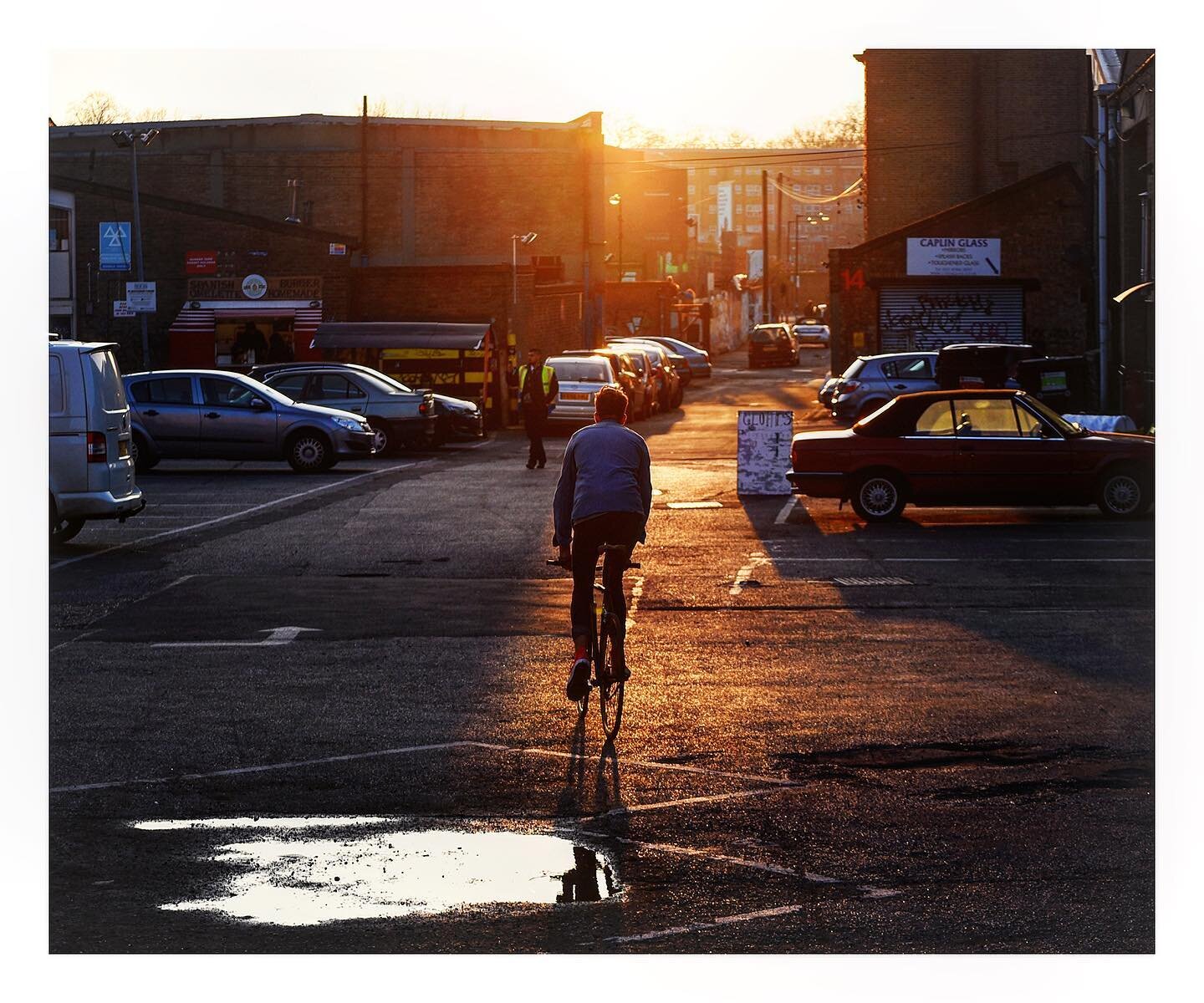 Miss riding around East London. 🚲🌇. Hopefully sometime soon. 📷 Mali