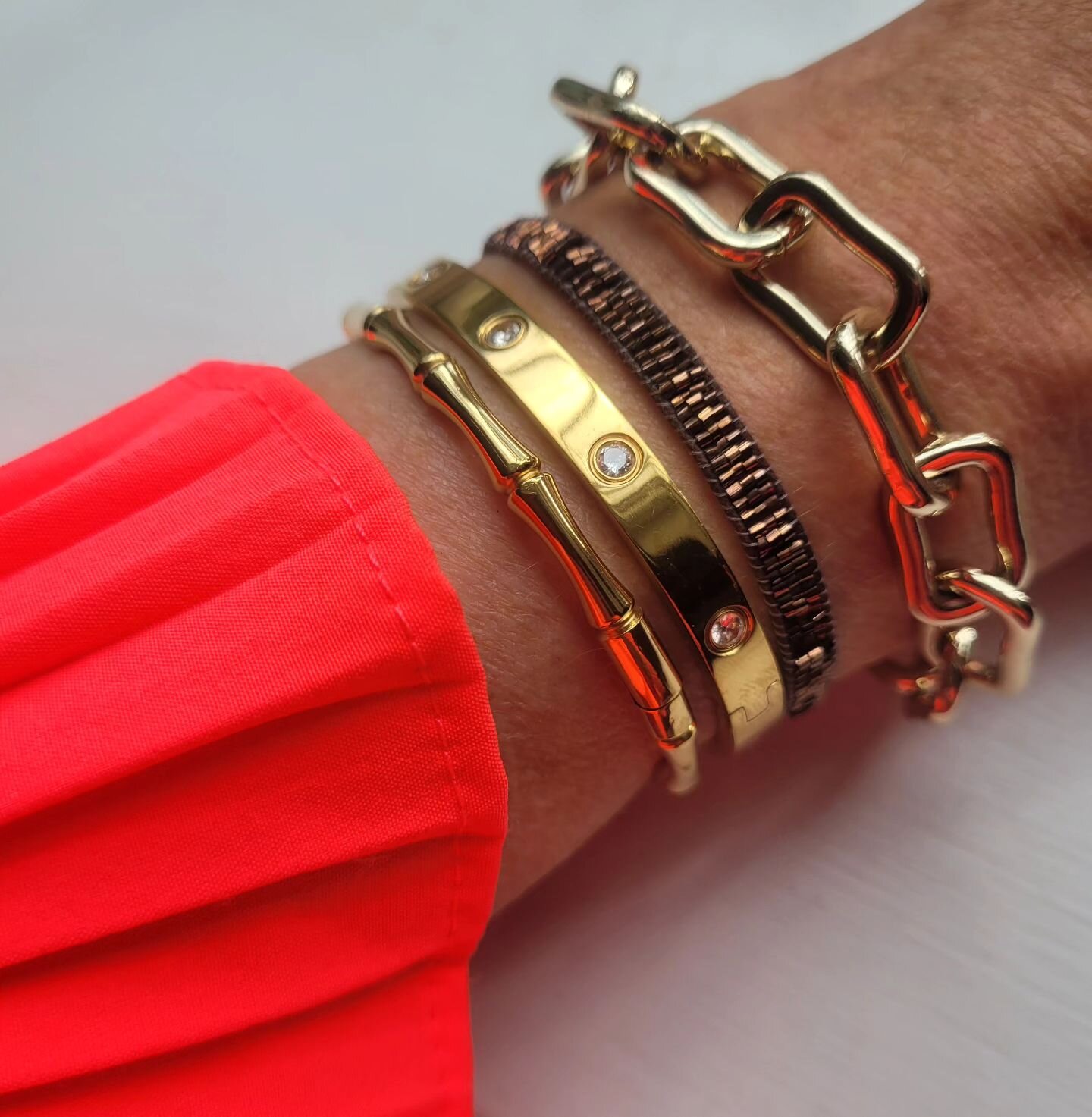 Arm Candy &hearts;️&hearts;️ Loving all the new Gold Bangles on the website, I'm stacking mine ! 
Stainless Steel is a fabulous non tarnish product. 
Save 20% on Your Mother's Day Gifts with code Mum24 &hearts;️&hearts;️&hearts;️&hearts;️&hearts;️
#b