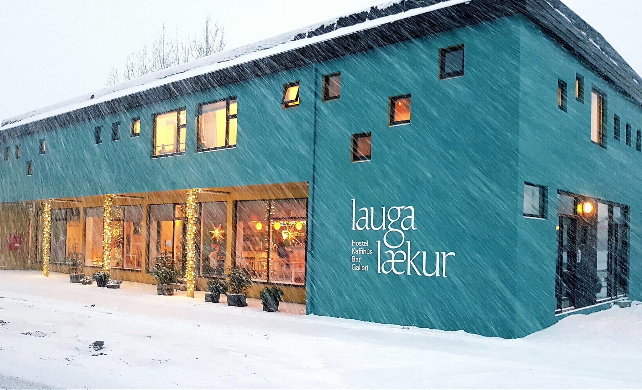 Hús í snjókomu.jpg