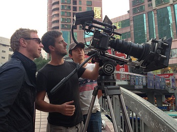 Tyrnauer and Dapkins on set source: http://filmint.nu/wp-content/uploads/2017/04/Citizen-03.jpg
