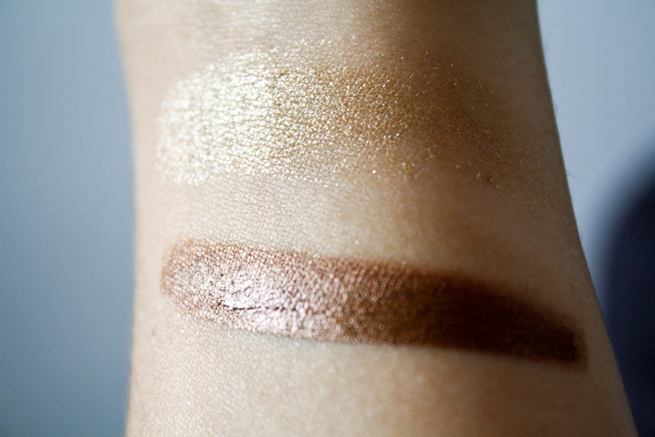  Swatches of both the Shadow and Cream 