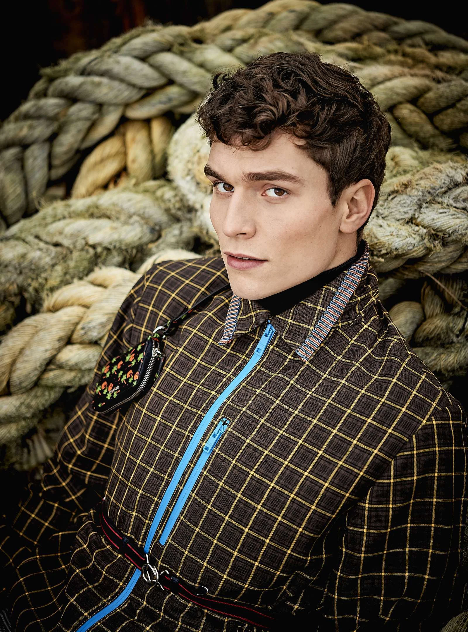 PRADA 3010 (FILEminimizer).jpg