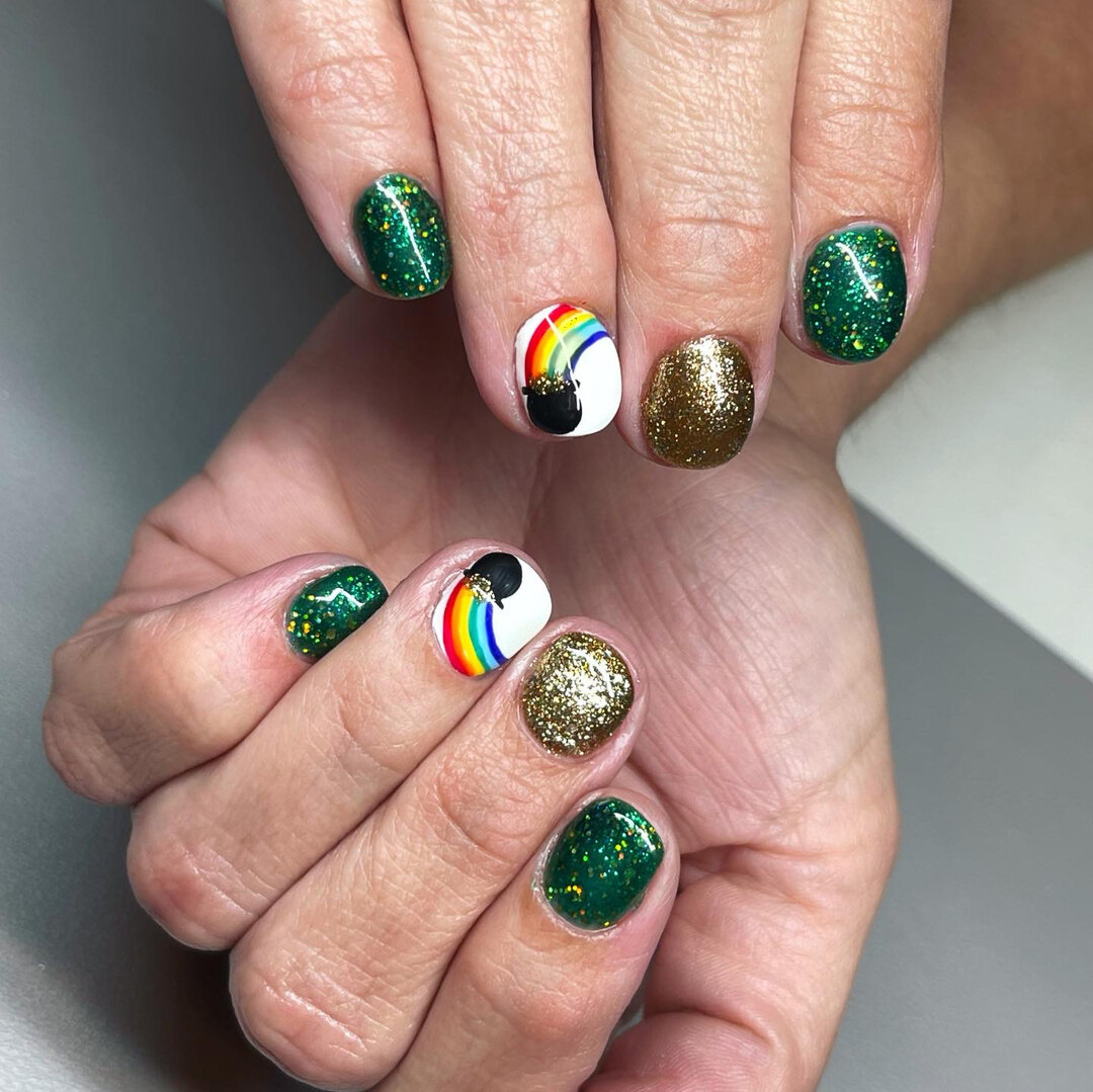 🍀 Happy St. Patrick&rsquo;s Day 🍀​​​​​​​​
​​​​​​​​
💅🏻 @whitneydoesnails​​​​​​​​
📍 Base Coat Studio