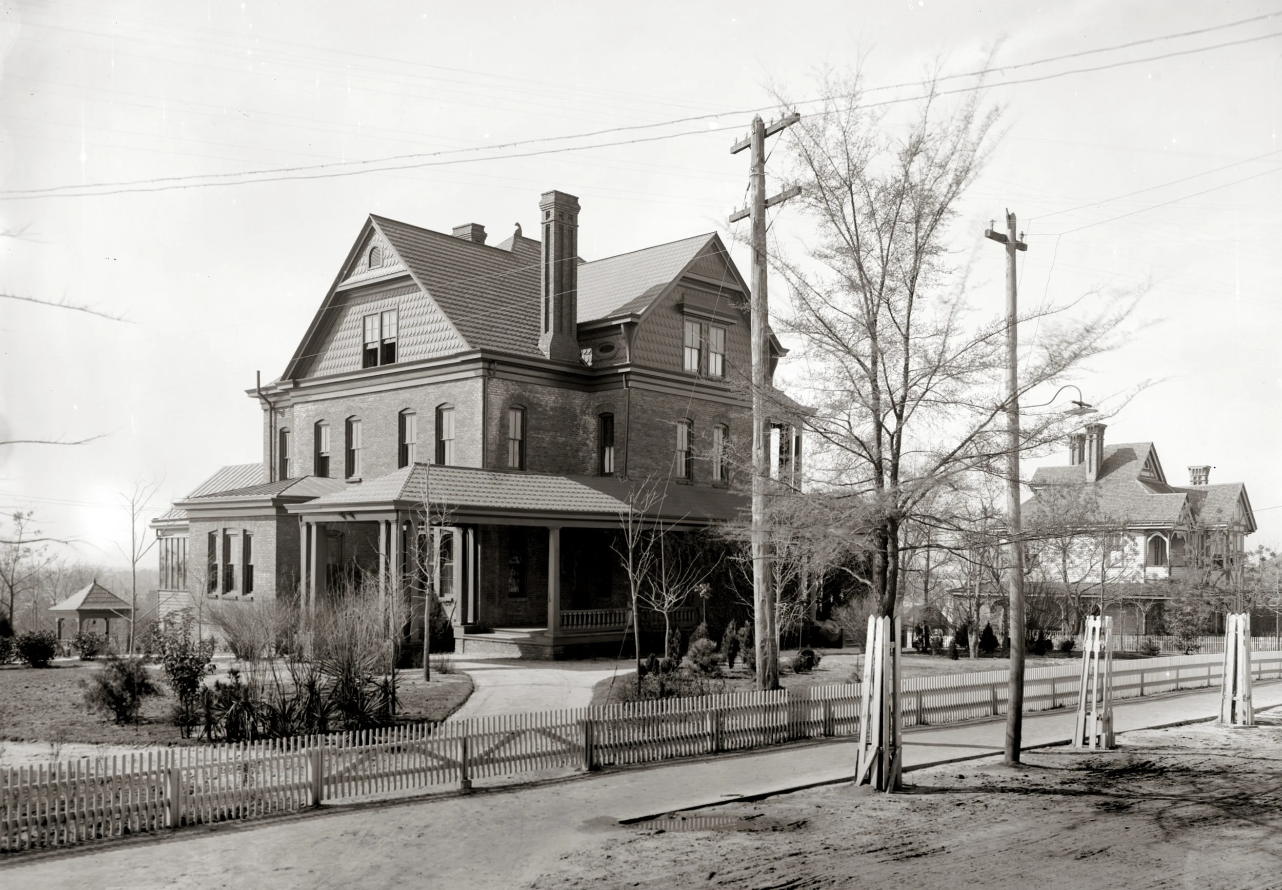 The Oaks at the turn of the 20th Century