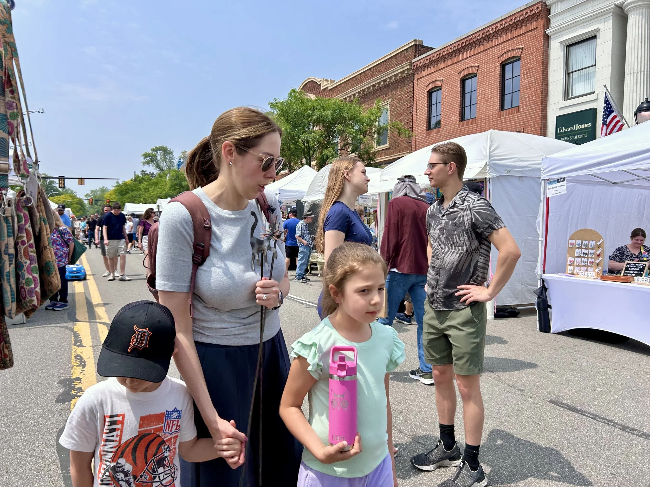Kids Art Alley - Young Shoppers.jpeg