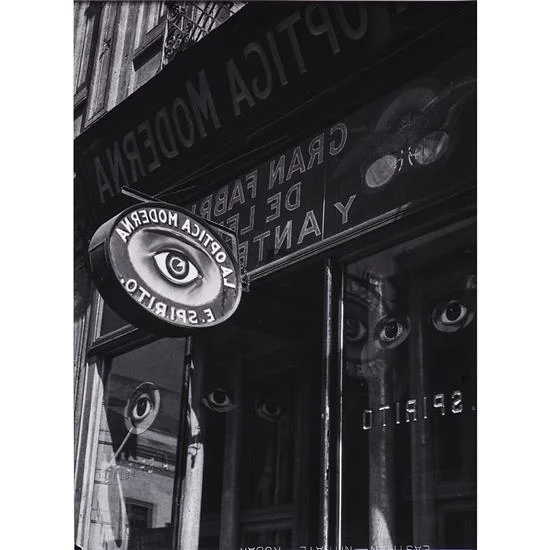 MANUEL ALVAREZ BRAVO, OPTICAL PARABLE , 1931