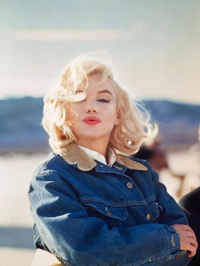 One woman. Fourteen photographers. A singular, unrepeatable convergence.

Marilyn Monroe: A Silent Life at Peter Fetterman Gallery @peterfettermangallery draws together work by some of the most significant photographers of the 20th century &mdash; in