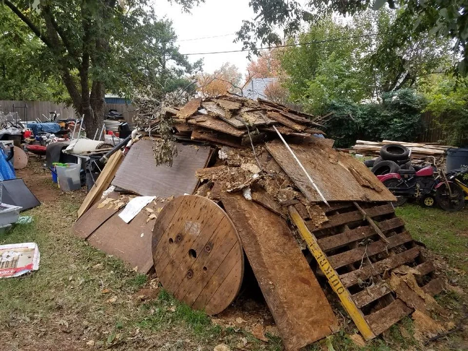 North Phoenix yard debris and outdoor junk removal photo
