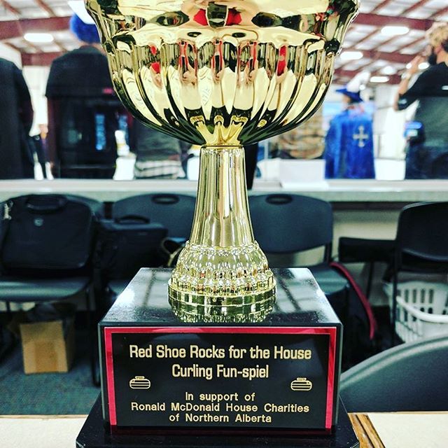 With 6 teams now signed up, we’re just wondering which one would take this beauty home!
Registration is still on-going and we will take any skill-level curling players on board. It’s all in support of families of @rmhcna. ☝️☝️☝️Click on