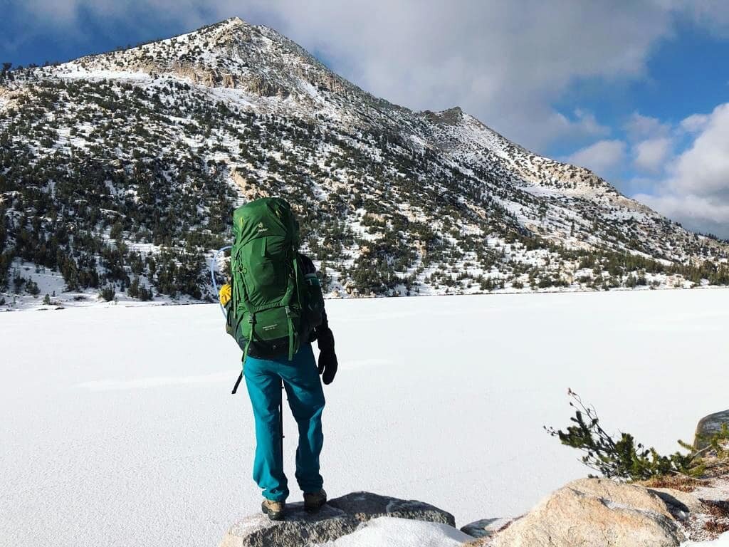 Snow has arrived in high Sierra. Spending a night at Lake Charlotte kinfolk @alpineida got to listen to the ice sing all night. An otherworldly sound produced by the ice expanding and contracting. ❄️ #icesinging #snow #winterbackpacking #accessyourpa