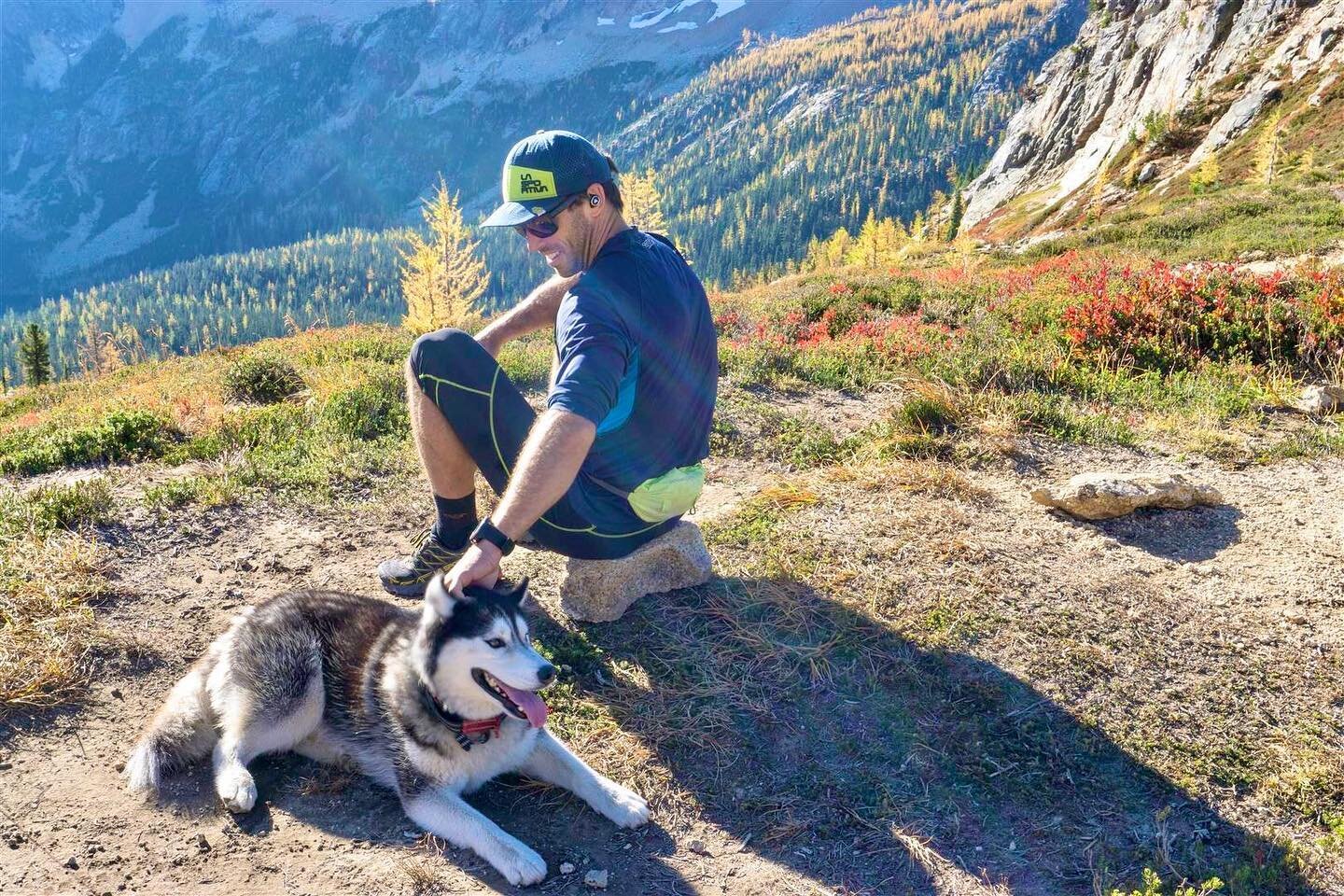 Kinfolk &amp; @uphill_athlete coach @samuel_naney and Rocket (he&rsquo;s so big now) take a breather to soak up the Fall colors. The North Cascades are looking especially beautiful this Fall...thanks for the share Sam &amp;  geezerhiker. 📸 WTA handl