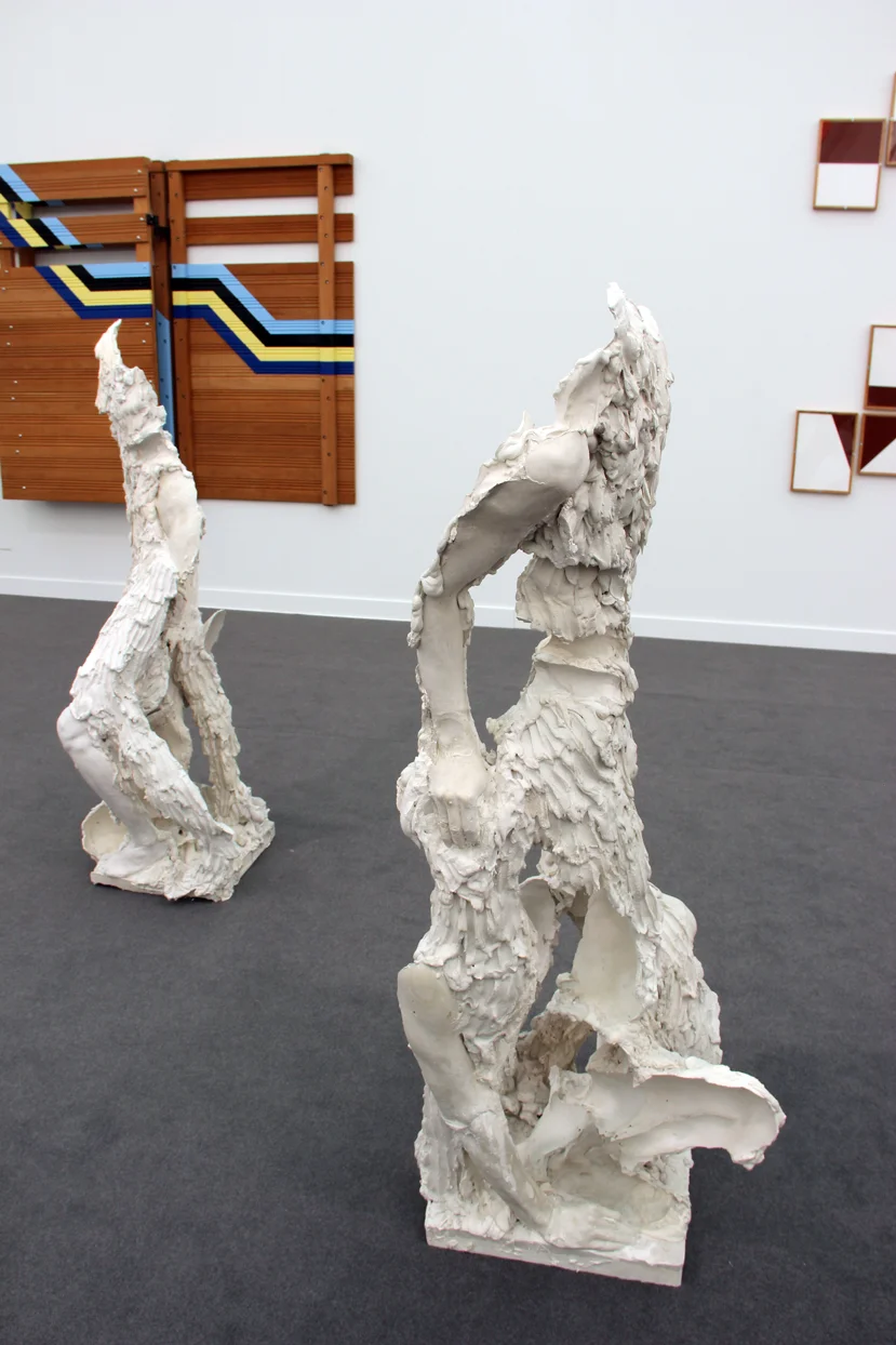 Juliana Cerqueira Leite, Cinq à Sept 1 and Cinq à Sept 2 , 2017, Hydrocal, fgr plaster, glass fiber, steel, Casa Triânguo, São Paulo, BR