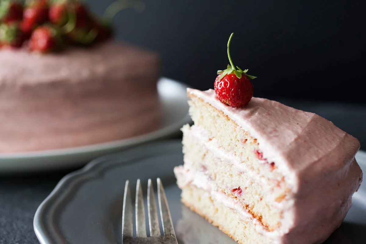 Strawberry-Cake_MG_8773_sRGB.jpg