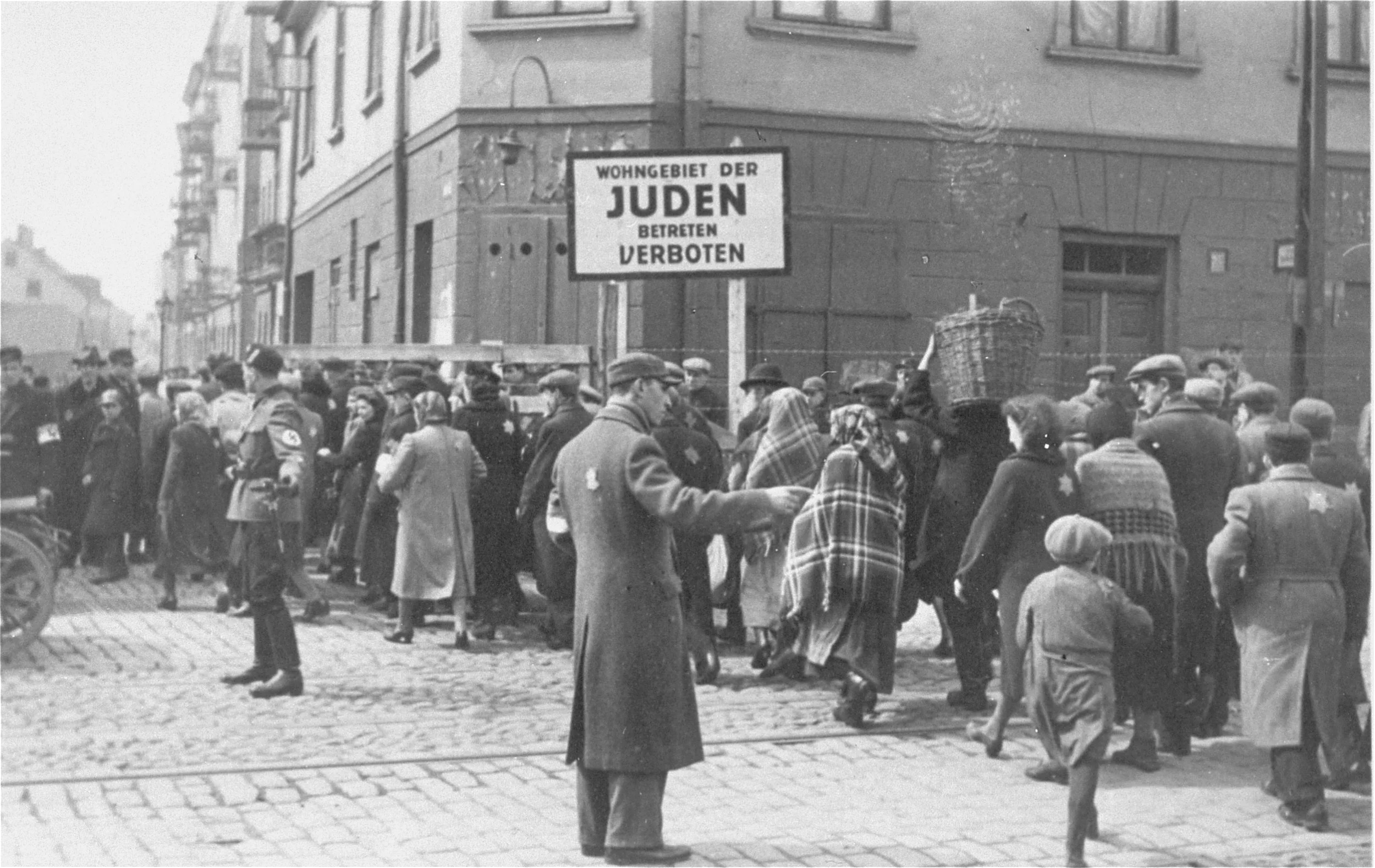 Jewish-police-in-Lodz-ghetto.jpeg
