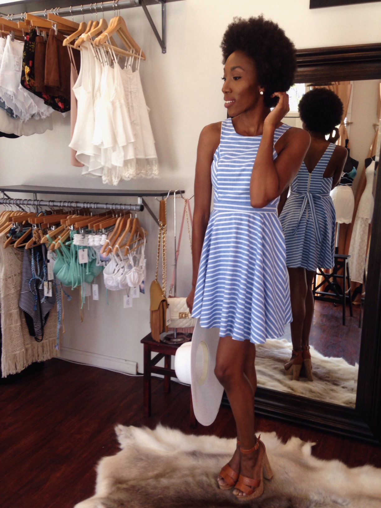 This Dress is perfect for Sunday Brunch or any fun Sunny day event!!