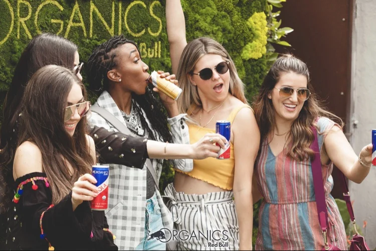 It was so much fun hanging with the girls!!! @stylewithnihan , @lilbitsofpau , @coco_sandiego , @collectivelychristine