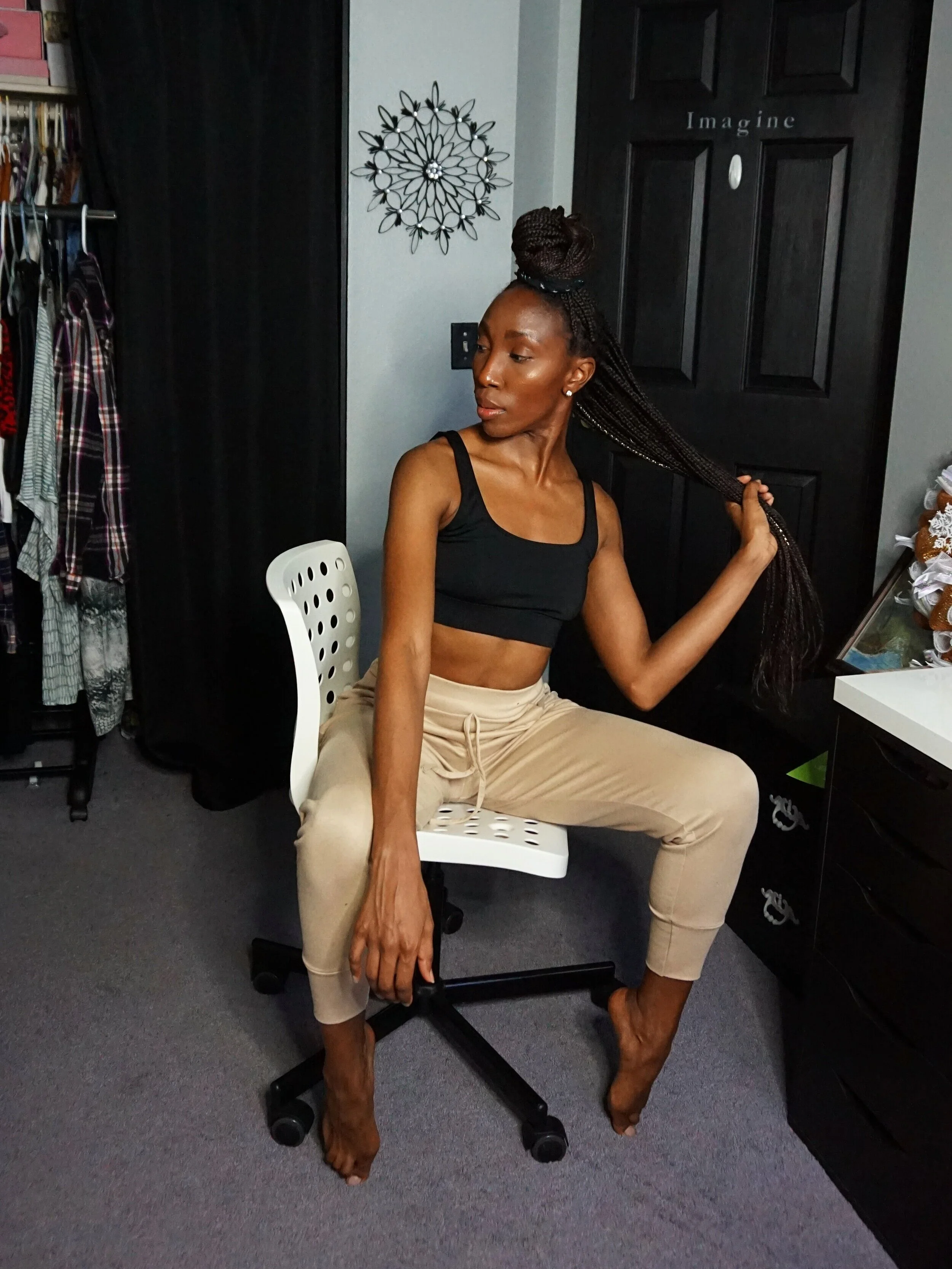 How to Stay Stylish and Feel Comfortable Wearing Loungewear in Public