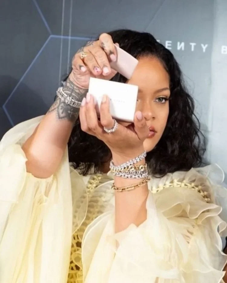 Rihanna spotted in Melinda Maria Jewelry 