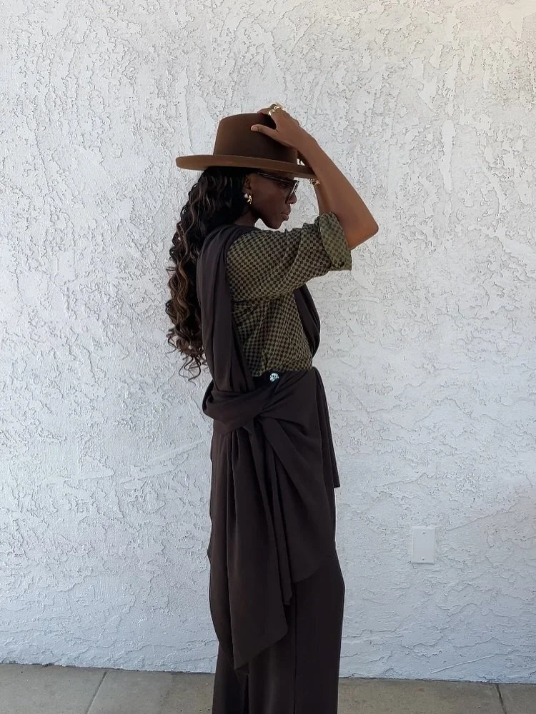 When I tell yall @bleusalt has the best fabric and this wrap is coming with me everywhere!!!! 🗣️ I mean it!!!
I am working on my capsule wardrobe staples, and I am excited!! 🙌🏾🙌🏾 

Click on the @bleusalt link in my bio and get 10% off your order