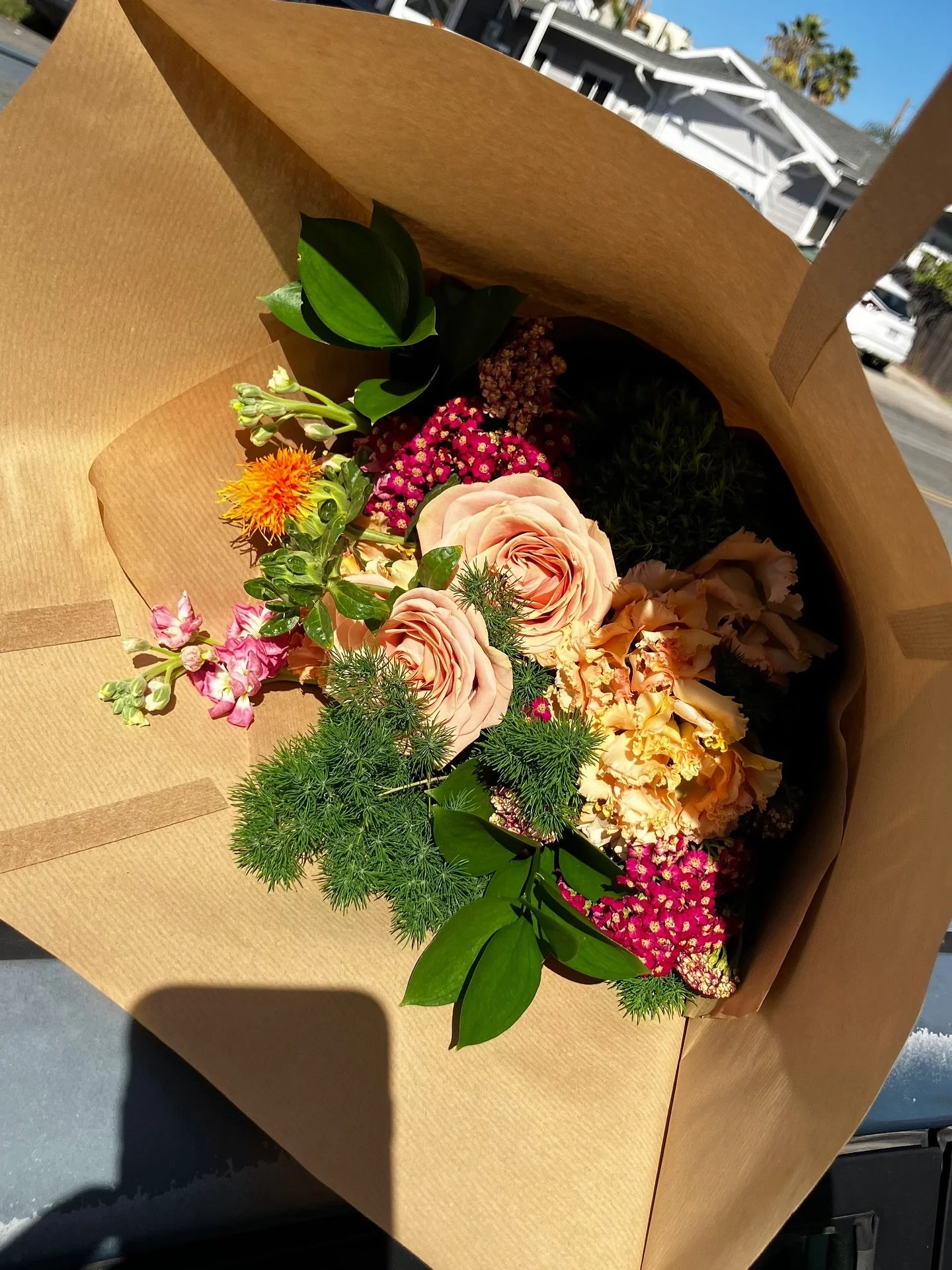 Treat yourself to a bouquet 💐 of flowers anytime @davidsdaughterfloral with their subscription service. You can get flowers delivered right to your door!!!

With the flower subscription you get: 
- 10% off of your order 
- color palette options 
- 3