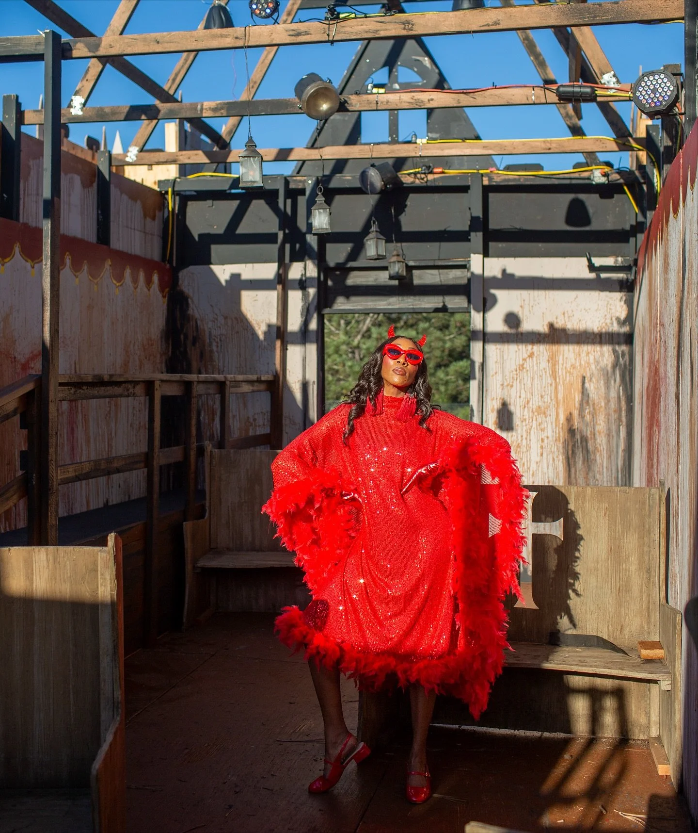 It&rsquo;s that time of year&hellip; 🦇Halloween costume ideas styled with Looks from @jennafergracious 
Photography: @powleyphoto