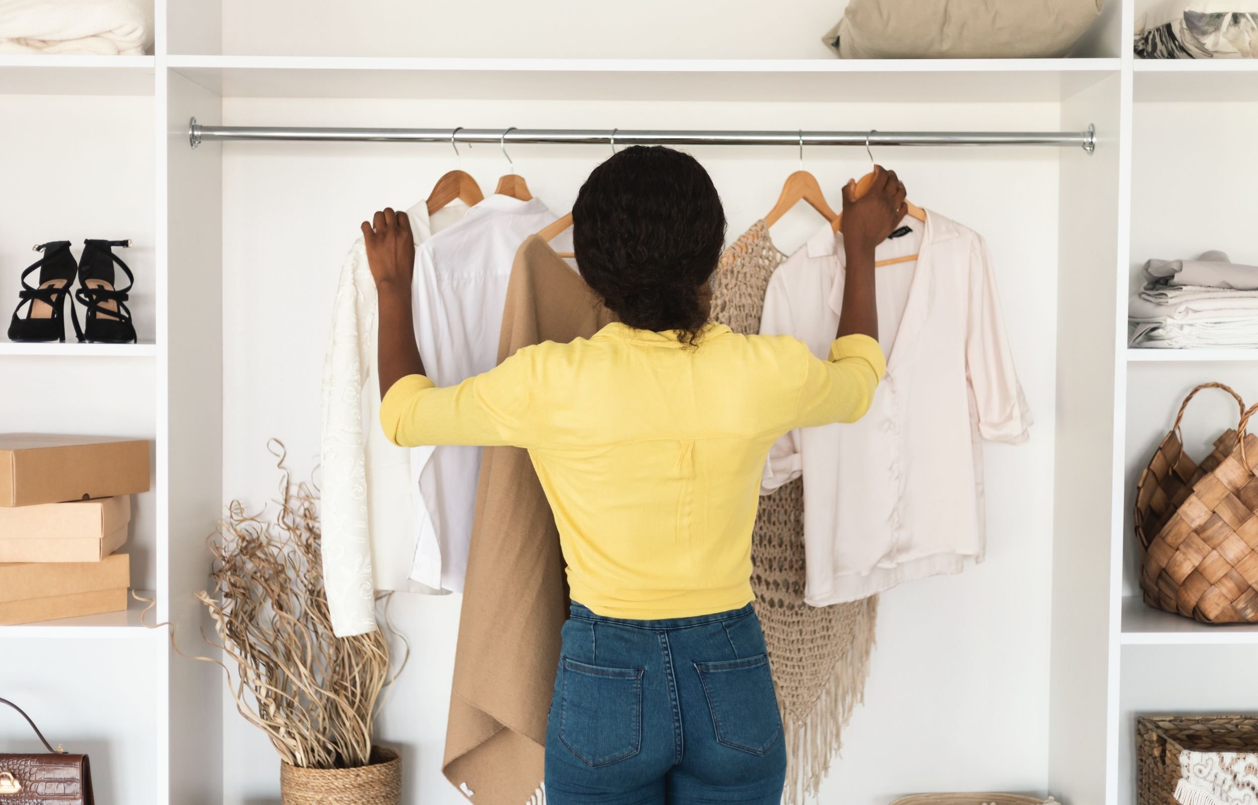 Minimalist Fashion: How to Create a Capsule Wardrobe